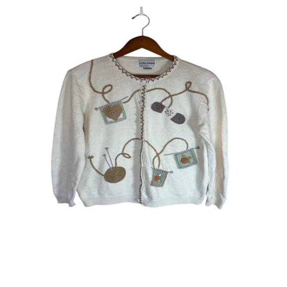 Vintage Women’s L White Button Cardigan Embroidered Knitting Sewing Cottagecore - Picture 2 of 11